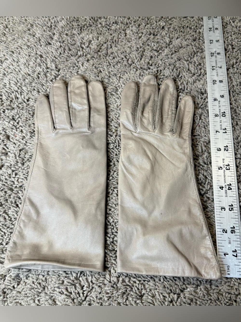 Vintage Isotoner Long Tan Women’s Gloves Size 8